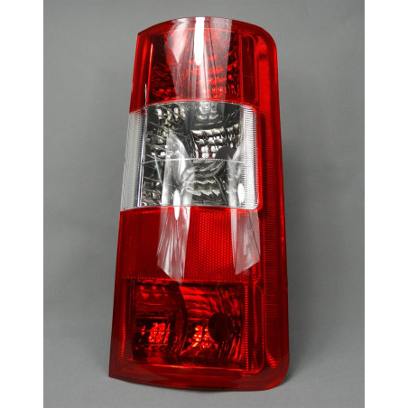 LAMPA TYLNA - PRAWA / FORD...