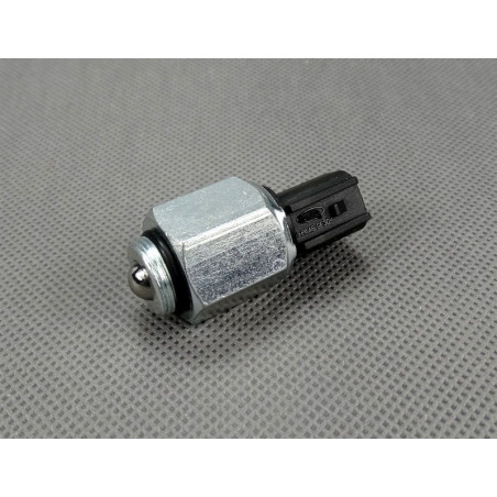 CZUJNIK WSTECZNEGO BIEGU...