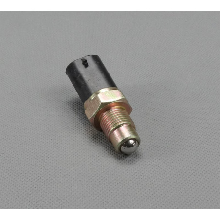 CZUJNIK WSTECZNEGO BIEGU /...