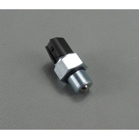 CZUJNIK WSTECZNEGO BIEGU...